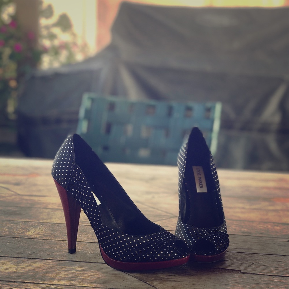 RICHH BLK/WHT POLKA Steve Madden red heels, size 8